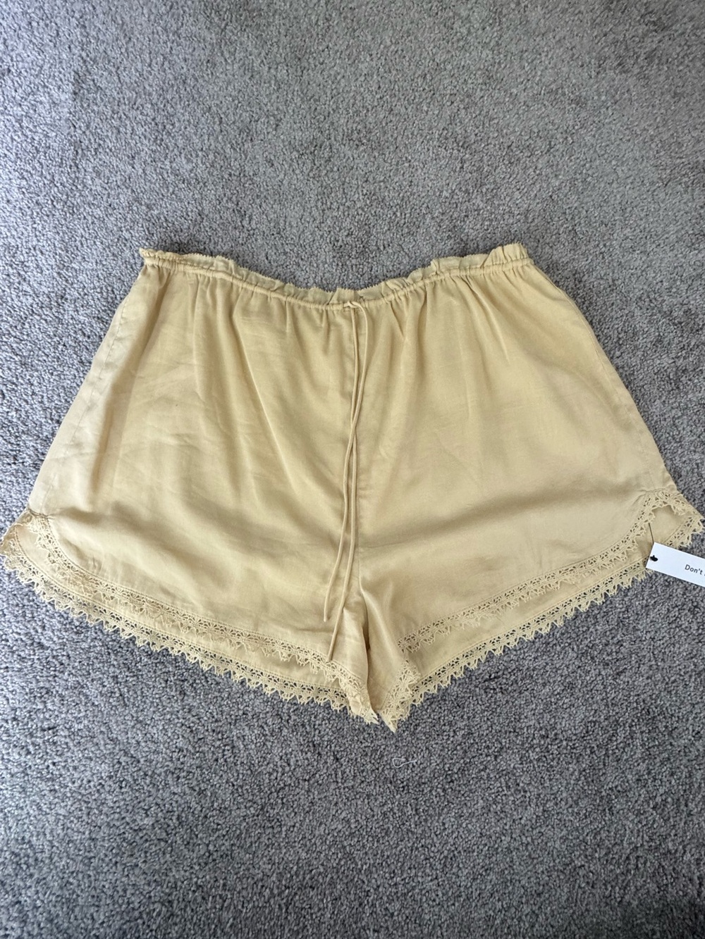 Reformation Toria Shorts in Blonde
